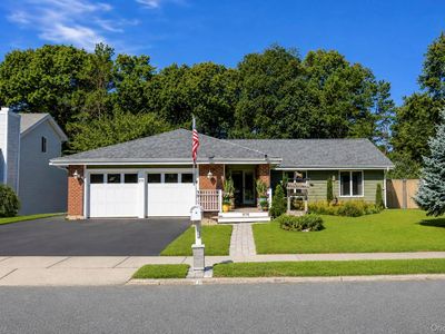 876 Greenbelt Parkway W
