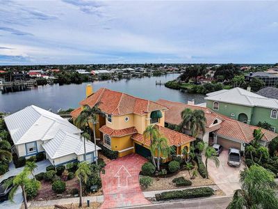852 SYMPHONY ISLES BOULEVARD