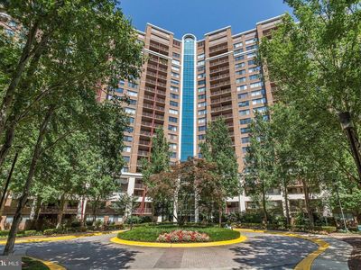 10101 Grosvenor Pl APT 1818