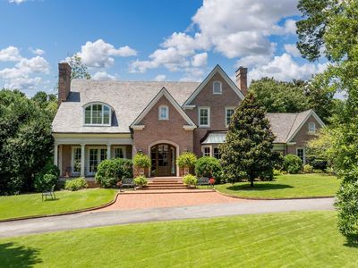 120 Lake Dr