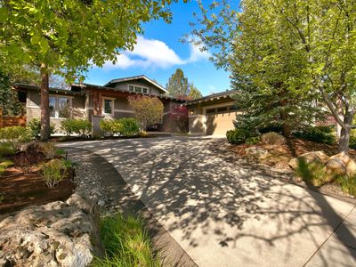 691 NW Yosemite Dr