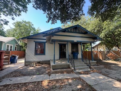 1130 W Mulberry