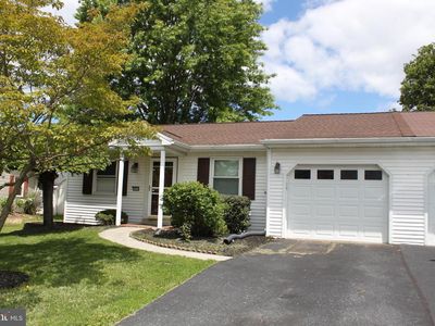 Property at 2021 Brentwood Dr, Middletown, PA