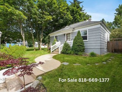 1005 E Lakeside Ave
