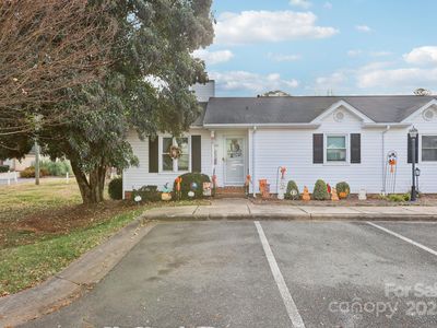 6042 Crape Myrtle Ln