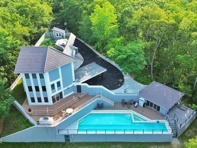 401 Overlook Drive