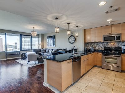 1200 Main St APT 704