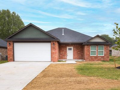 212 E Abbot Ln