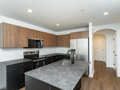 1113 Century Village Ln NE