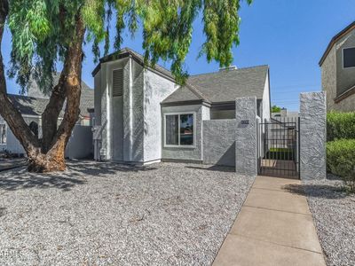 2206 W BEAUBIEN Drive