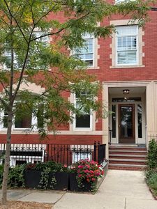 23 Strathmore Rd APT 1A