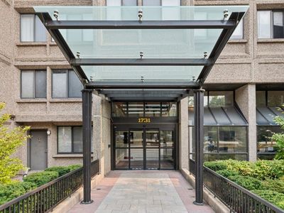 1731 Beacon St APT 202