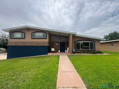 2911 Mountain View Dr