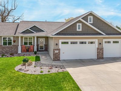 889 W Hubble Ln