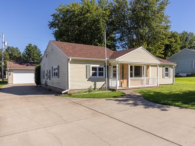 Property at 1013 12th St, Silvis, IL