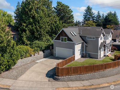 7208 8th Avenue NE