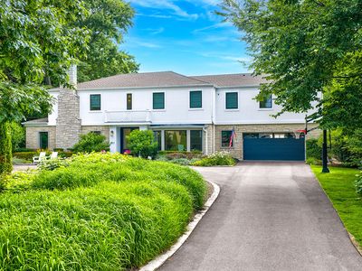 911 Oak Dr