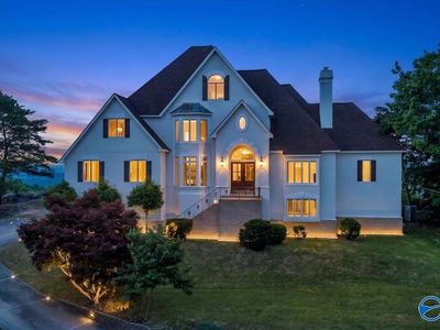 1507 Bellevue Dr