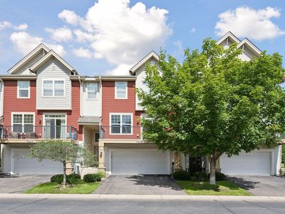 11765 Emery Village Dr N