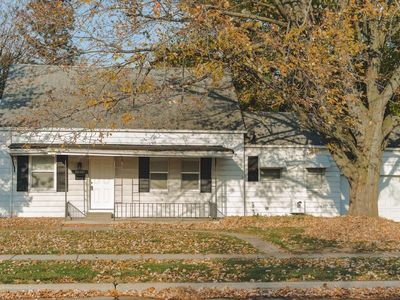 22421 Beaconsfield Ave