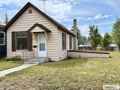 737 J St