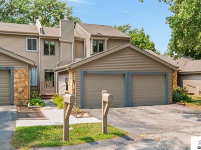 908 S 153rd Terrace Ct