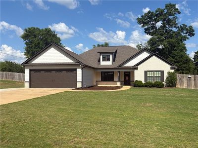 Property at 302 Pittman White Rd, Smiths Station, AL