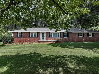 200 Edgebrook Dr
