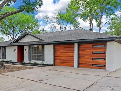1106 Long Dr