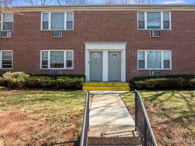 Property at 5 York Dr, Edison, NJ