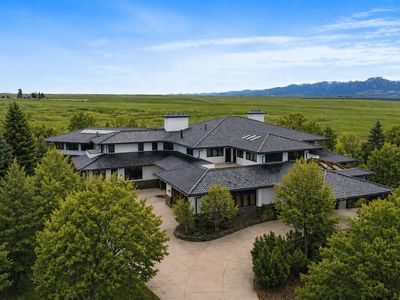 8532 Strawberry Lane