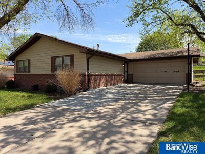 5637 Dogwood Dr
