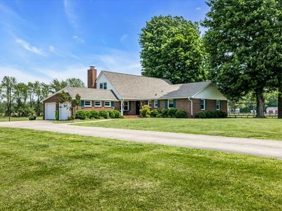1555 Charles Bell Rd