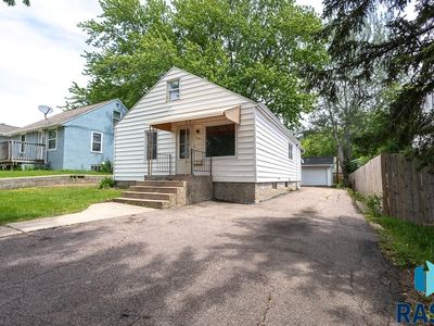 406 S Highland Ave
