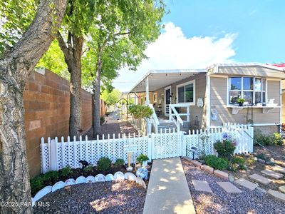 1101/1102 E Windmill Dr