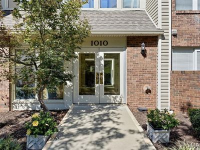 1010 Thoreau Ct APT 207