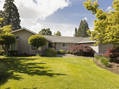 1220 NW Greenbriar Pl