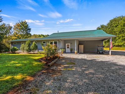 770 Dickson Rd