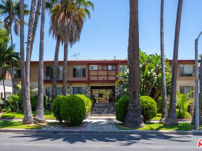 720 S Plymouth Blvd