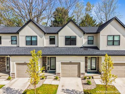 1993 E Shorewoods Ln