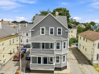 16 Deborah St