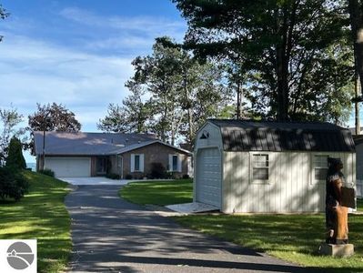 1765 Douglas Dr