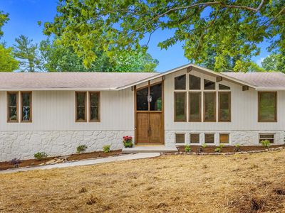 9501 Ravenel Cir