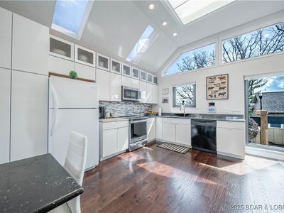 166 Falls Point Dr #2B