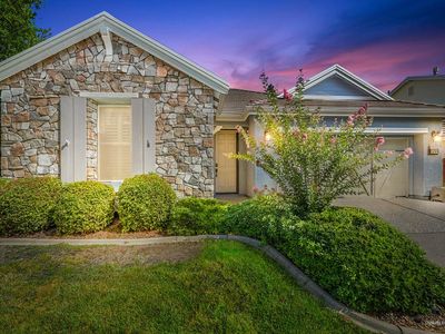 1261 Tiverton Ln