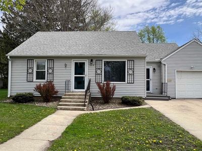 306 S Locust Ave