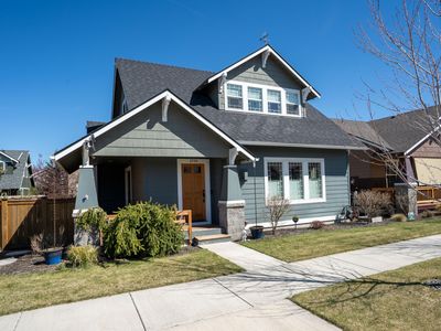 2724 NE Black Oak Pl