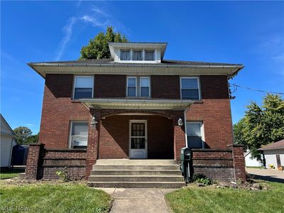 109 Main St N