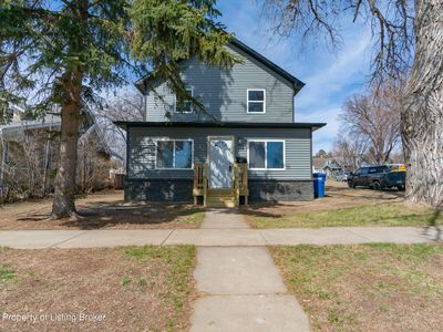 45 4th St E