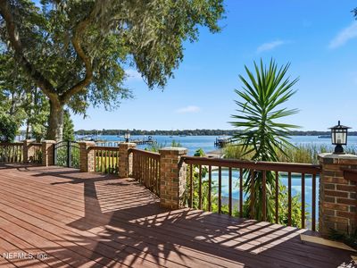 14566 LONGVIEW Drive S